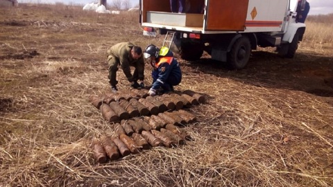 На полигоне в Тербунах уничтожили 50 артиллерийских снарядов