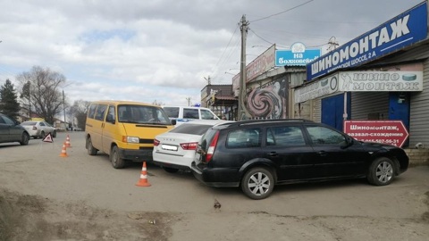 Неуправляемый микроавтобус сбил мужчину под Орлом