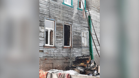 В Бирске из огня вынесли мать с двумя малолетними детьми