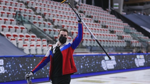 Керлингисты России вышли в полуфинал чемпионата мира, обыграв Данию