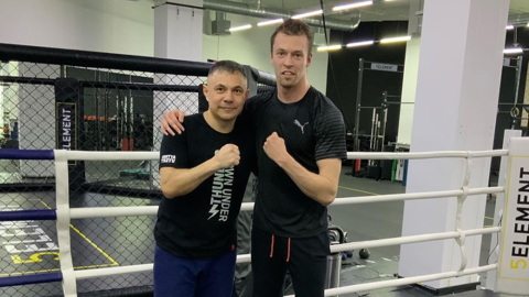 Даниил Квят провел совместную тренировку с Костей Цзю
