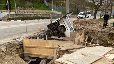 В Севастополе пьяный водитель едва не оставил без воды два района