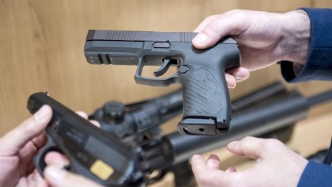 В морском порту Ейска задержали контрабандное оружие