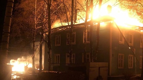 Семь человек остались без жилья из-за крупного пожара под Великим Устюгом