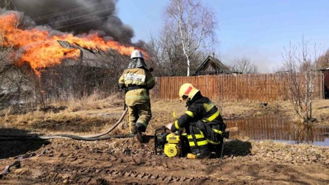 Огонь уничтожил 11 домов в деревне Гусь-Хрустального района