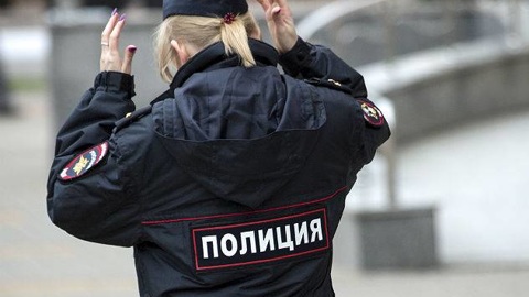 Завел и поехал: 6-летний ребенок задавил насмерть свою мать