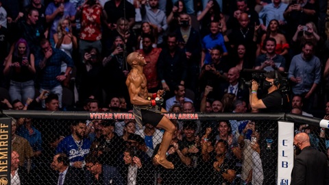 Камару Усман в пятый раз успешно защитил титул чемпиона UFC