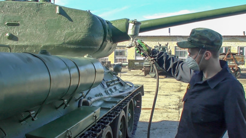 На Северном флоте начали готовить военную технику к параду