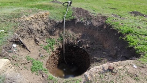 Погибшие мужчины и женщина найдены в старом колодце