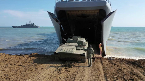 Российские учения: Черное море буквально закипело