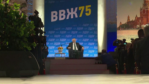 Жириновский получил ромашки от Мурашко