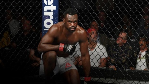 Холл – первый боец UFC, победивший без единого удара