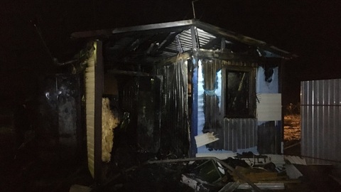 Череповчанин погиб в загоревшейся временной жилой постройке