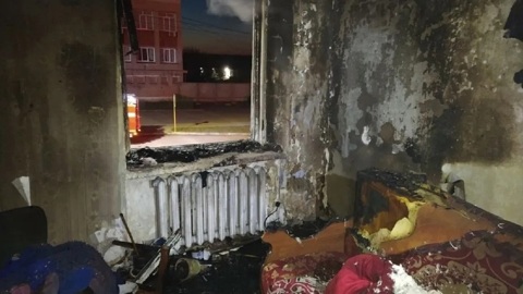 Огненная ловушка: 34 человека оказались в горящем доме в Челябинской области