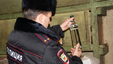 В Оренбургской области полиция изъяла три тонны паленого алкоголя