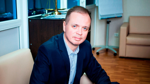 Адвокат Сафронова и Цуркан покинул страну
