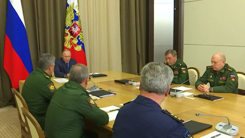 Путин в мае проведет в Сочи ряд совещаний на оборонную тему