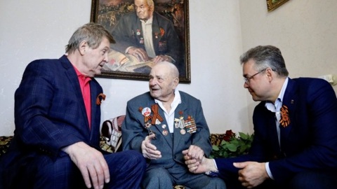 Лев Лещенко и глава Ставрополья поздравили Героя Советского Союза