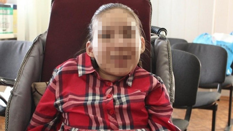 Врачи прокомментировали смерть не дождавшейся лекарства девушки