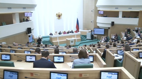 Совфед одобрил закон о продлении срока службы генералитета