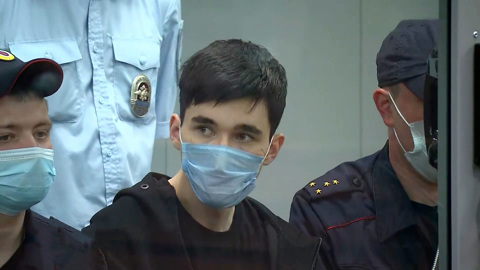 Сходство потрясает: убийца школьников был не единственным "богом"
