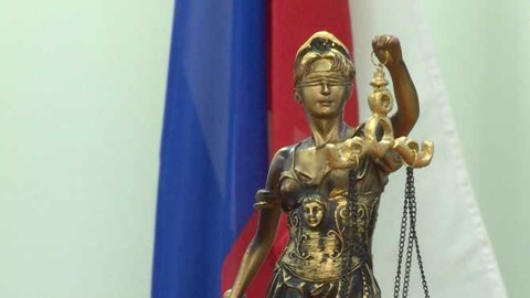 Орловца оштрафовали за публикацию снимка с работником УК