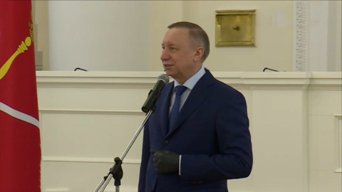Беглов остался без фирменных усов