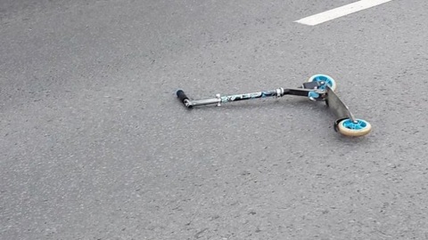 В Новосибирске 10-летнюю девочку на самокате сбил автомобиль