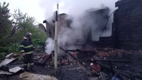 Три человека погибли при пожаре в подмосковной Рузе