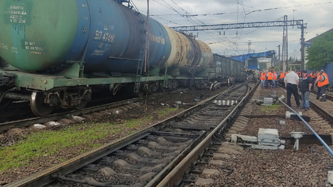 В Воронежской области сошел с рельсов поезд с углем