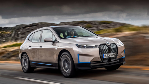 Стали известны российские цены на электромобиль BMW iX