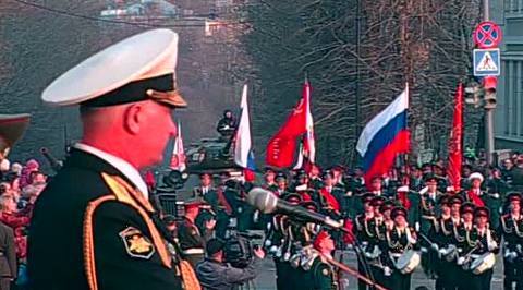 Буду ходить на парад, пока жив: Россия чествует ветеранов