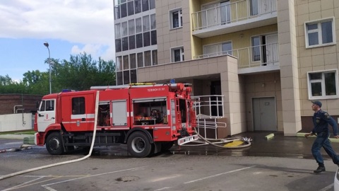 В Красноярске из-за пожара эвакуированы жильцы 24-этажного дома