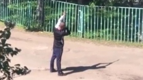 Целился в птиц. В Ярославле оштрафовали мужчину за стрельбу у детсада