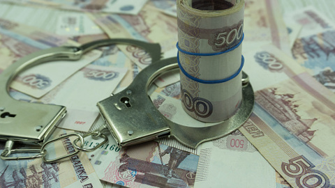Саратовского замдиректора по логистике обвиняют в получении взятки