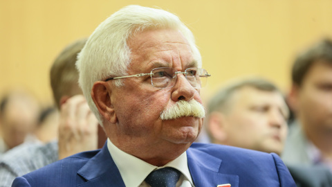Руцкой рассказал об иностранце, влиявшем на Ельцина