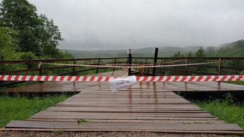Смотровая площадка провалилась под туристами