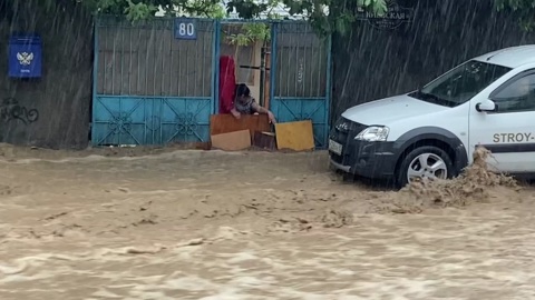 Власти Ялты купят квартиру для мужа погибшей во время потопа