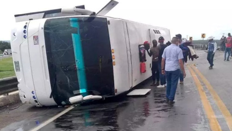 В Мексике перевернулся автобус с мигрантами из Гаити