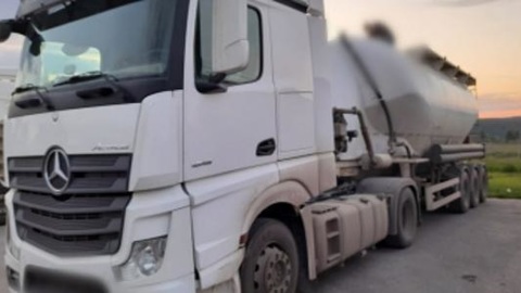 В Пензенской области мужчина погиб, упав с цементовоза