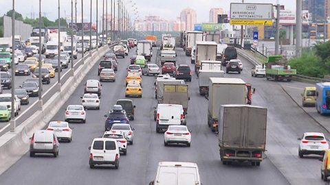 На МКАД ограничили движение грузовиков свыше 3,5 т