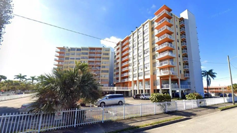 Во Флориде эвакуировали жильцов еще одной опасной многоэтажки