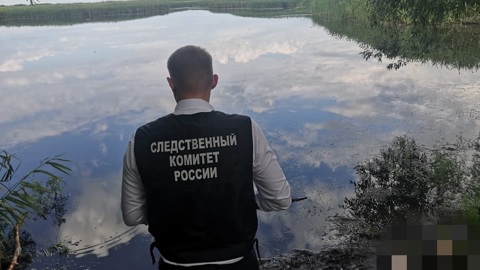 Водолазы нашли тело подростка, отправившегося купаться с родственниками