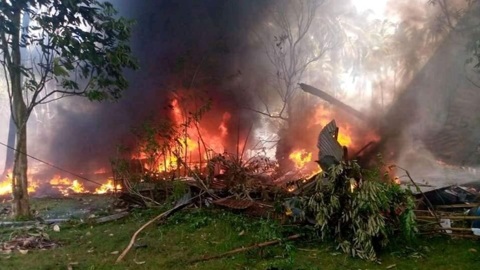 При крушении военного самолета погибли 45 человек