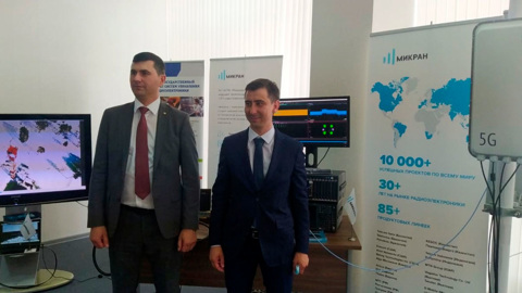 Мишустину показали первую базовую станцию 5G, сделанную в Томске