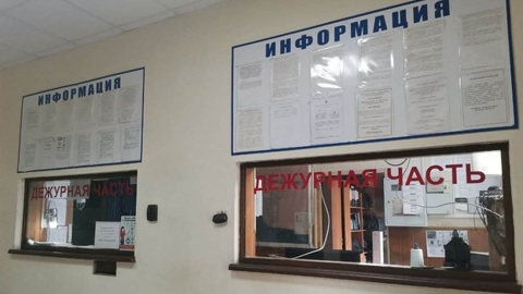 В Воронеже продлили домашний арест полицейским, вымогавшим деньги