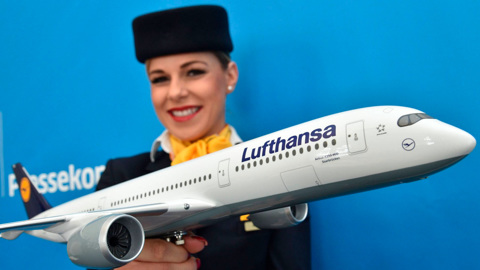 Lufthansa отказалась от обращения "дамы и господа"