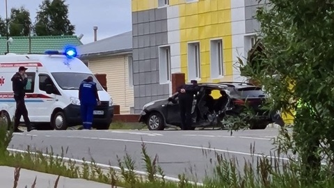 Врезался в столб: на Ямале водитель иномарки погиб в ДТП