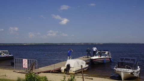 Водолазы ищут тело утонувшего на Суре молодого человека