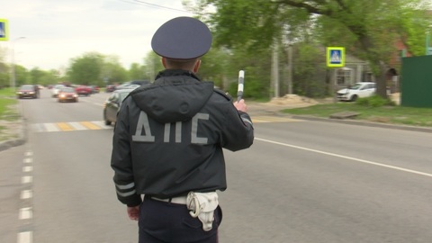 Пьяный житель Воронежской области на машине переехал сотрудника ДПС